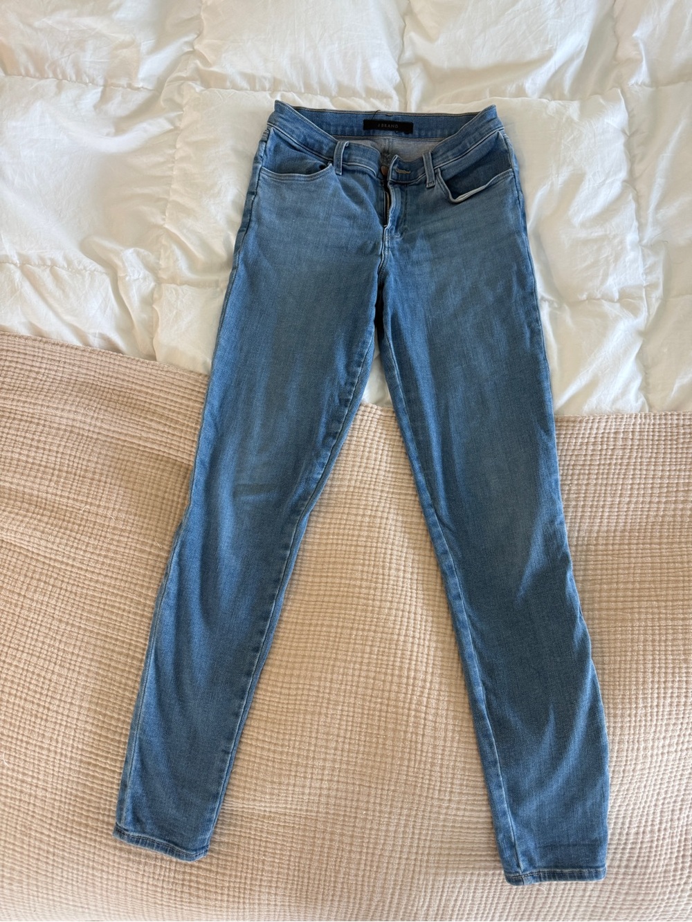 J Brand Sophia Mid-Rise Jeans in Medium Blue Joy Wash - Excellent Condition